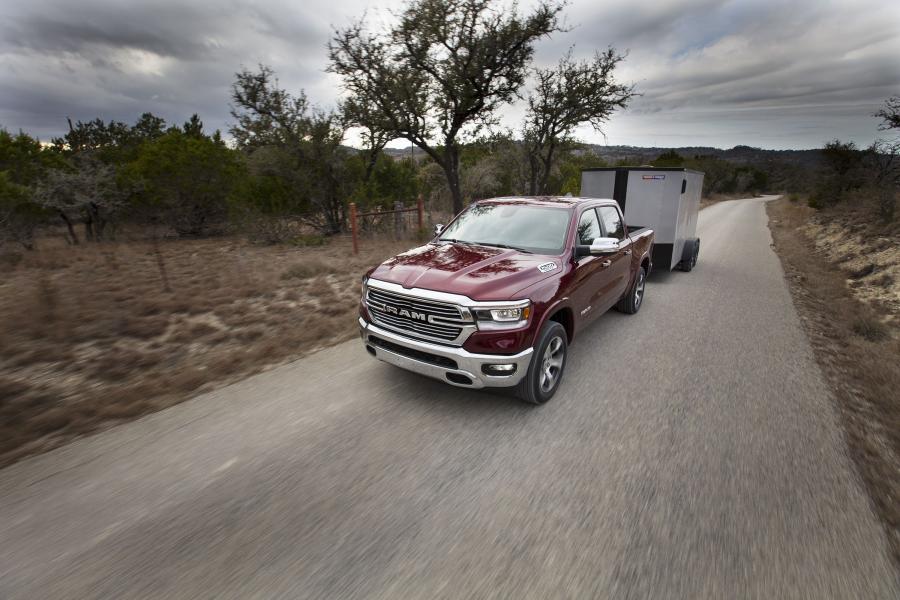  Dodge Ram 1500 Laramie Crew Cab (DT) 2018 года  (фото 13 из 22)